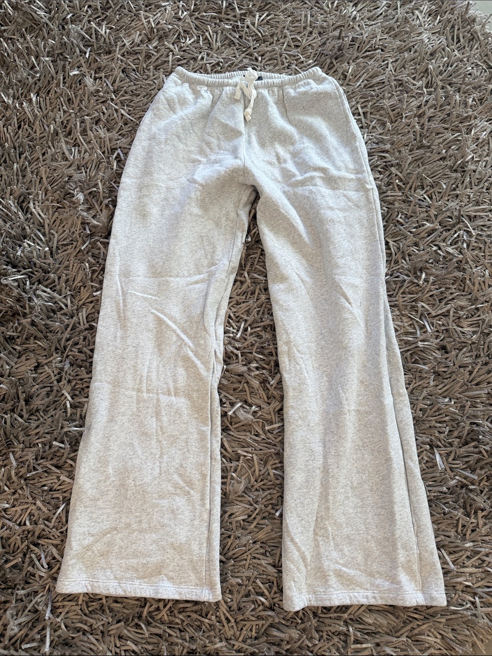 Brandy Melville Cream Drawstring Sweatpants